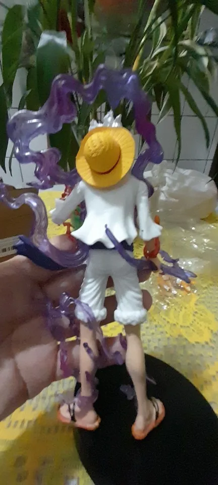 Foto de un comprador: Figura de Luffy Gear 5 Nika de PVC, 21 cm de altura