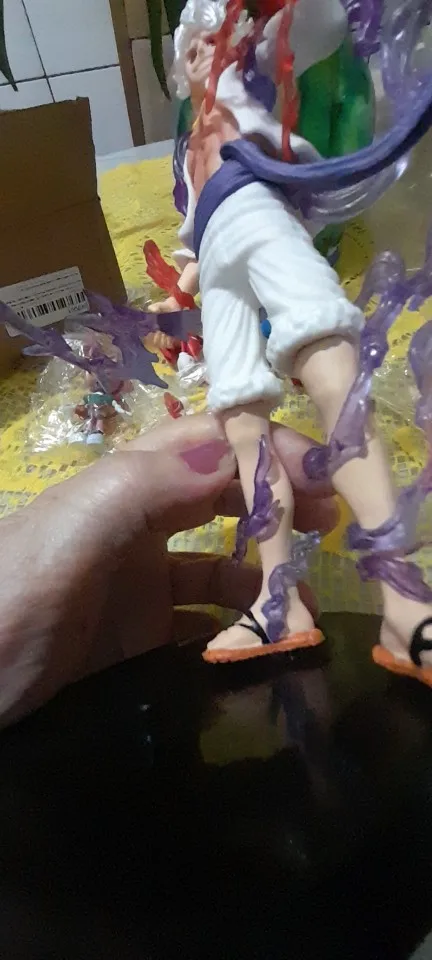 Foto de un comprador: Figura de Luffy Gear 5 Nika de PVC, 21 cm de altura