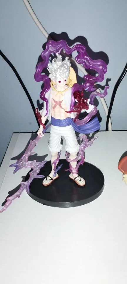 Foto de un comprador: Figura de Luffy Gear 5 Nika de PVC, 21 cm de altura