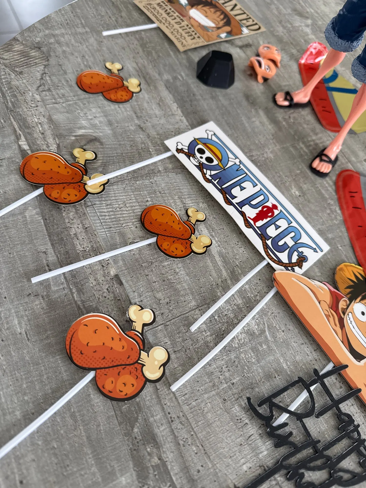 Foto de un comprador: Banderas de One Piece para pastel, set de 7 piezas