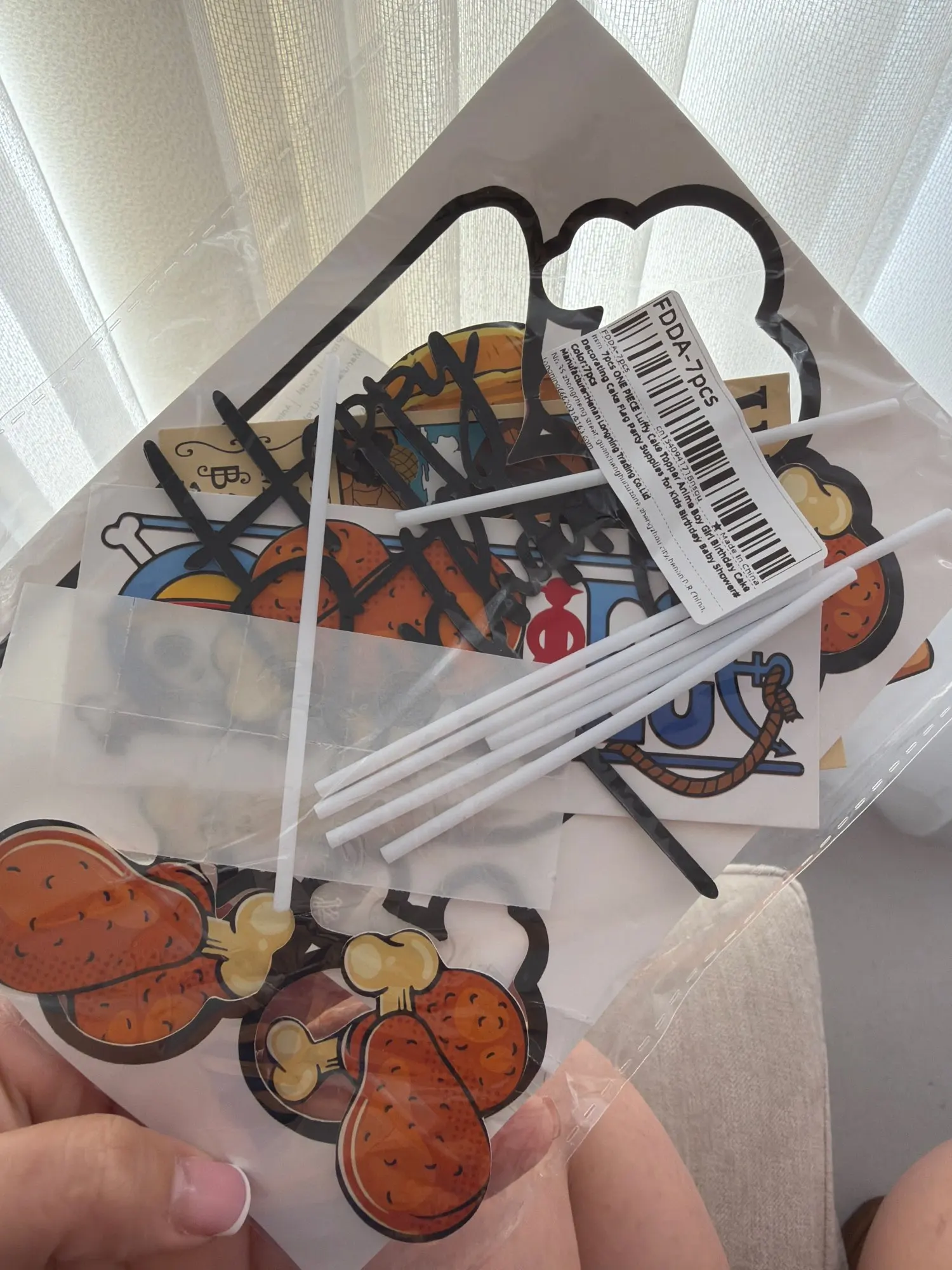 Foto de un comprador: Banderas de One Piece para pastel, set de 7 piezas