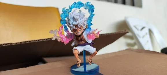 Foto de un comprador: Figura de One Piece Luffy mini de PVC con capa y rayos