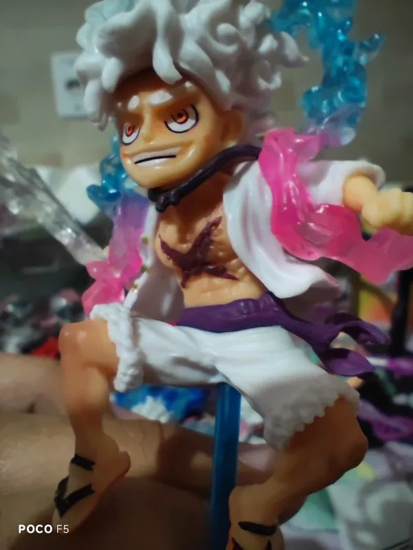 Foto de un comprador: Figura de One Piece Luffy mini de PVC con capa y rayos