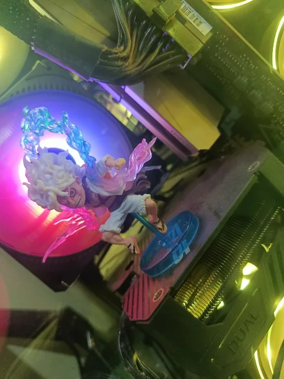 Foto de un comprador: Figura de One Piece Luffy mini de PVC con capa y rayos