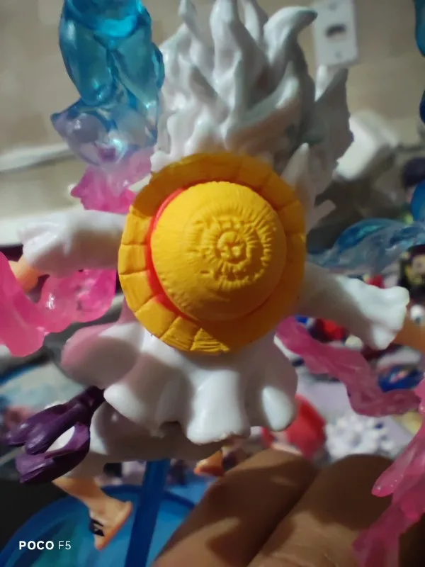 Foto de un comprador: Figura de One Piece Luffy mini de PVC con capa y rayos