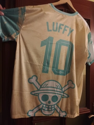 Foto de un comprador: Playera de futbol de Luffy de One Piece Japón, niños y adultos