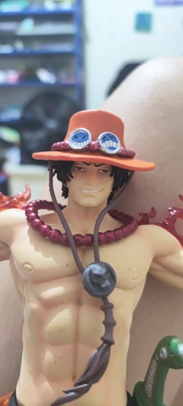 Foto de un comprador: Figura de Ace de One Piece de 28 cm, escala 1/6, con base