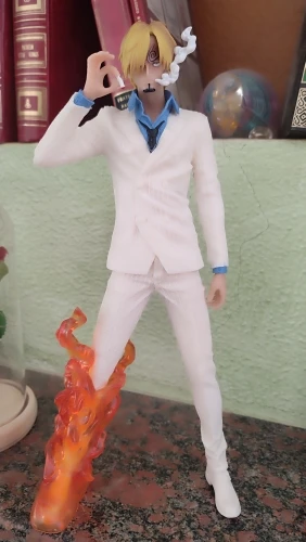 Foto de un comprador: Figura de Sanji de acción en PVC, 32 cm en blanco o negro