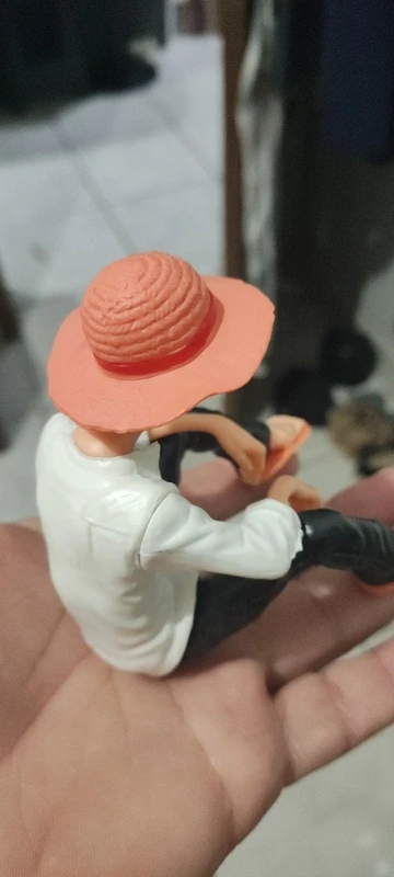 Foto de un comprador: Figura de One Piece Luffy sentado de PVC, 12 cm sin caja