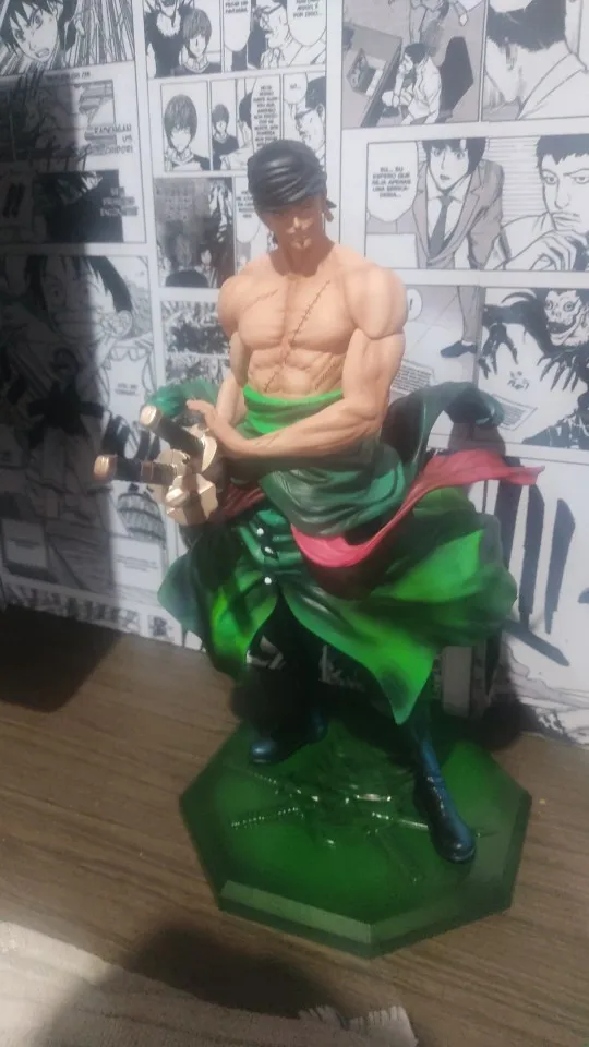 Foto de un comprador: Figura de Zoro de PVC GK de 28 cm para decorar tu escritorio