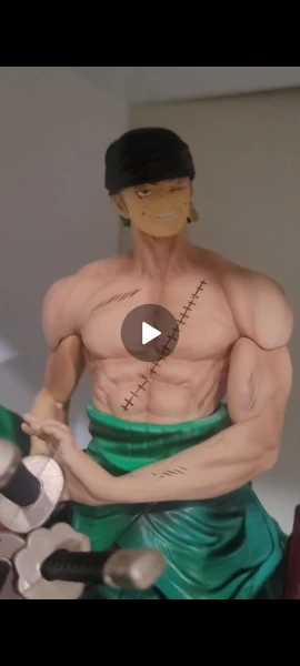 Foto de un comprador: Figura de Zoro de PVC GK de 28 cm para decorar tu escritorio