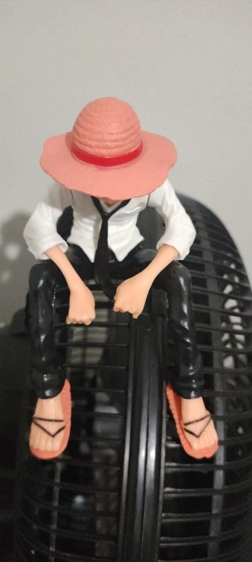 Foto de un comprador: Figura de One Piece Luffy sentado de PVC, 12 cm sin caja