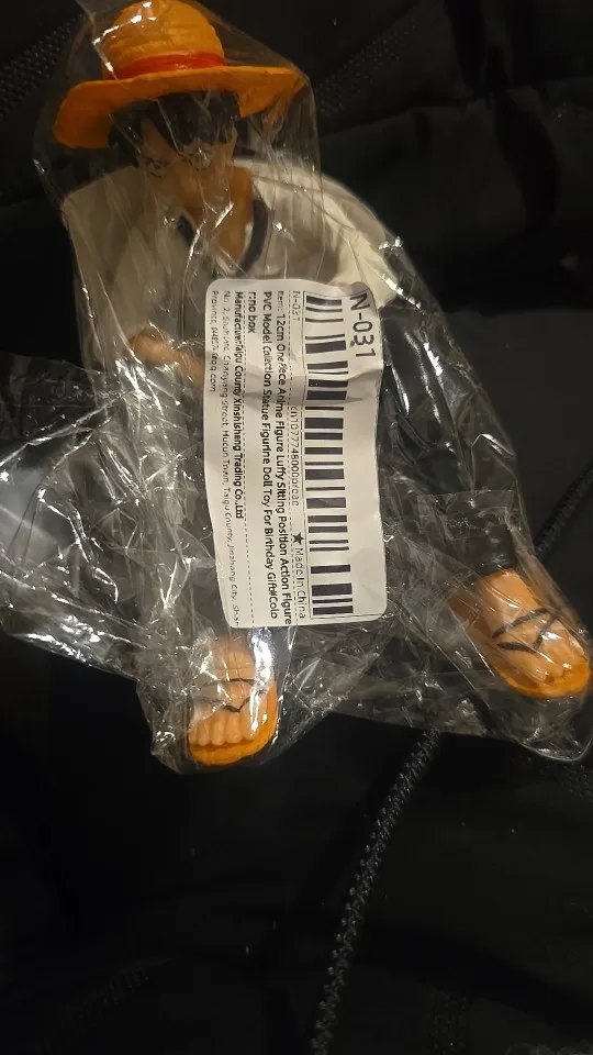 Foto de un comprador: Figura de One Piece Luffy sentado de PVC, 12 cm sin caja