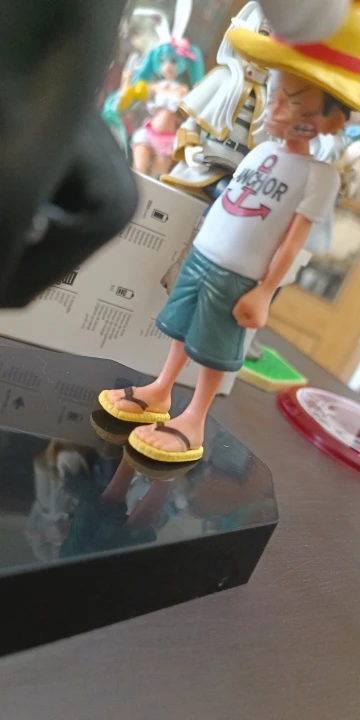 Foto de un comprador: Figura de Luffy y Shanks con sombrero de paja, PVC de 18 cm