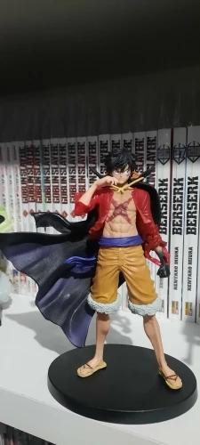 Foto de un comprador: Figura de Luffy de One Piece, muñeco de acción para exhibir