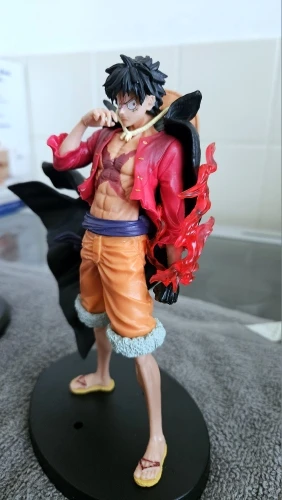 Foto de un comprador: Figura de Luffy de One Piece, muñeco de acción para exhibir