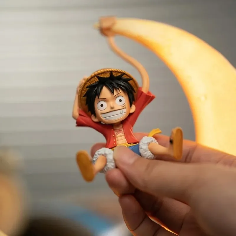 Lámpara de One Piece: luz nocturna de Luffy para escritorio – Desempaca la luz