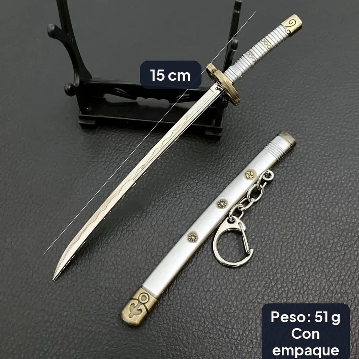 Llavero de One Piece de metal con Zoro para llaves y mochila – vue 3