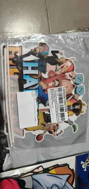 Foto de un comprador: Globos de One Piece y vajilla de fiesta: platos, vasos y banner