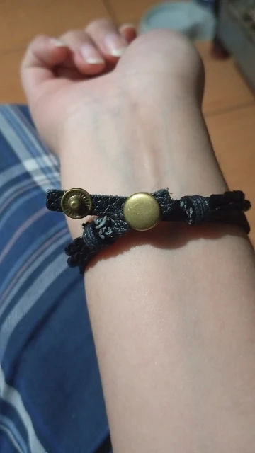 Foto de un comprador: Disfraz de Luffy: pulsera de piel sintética con broches