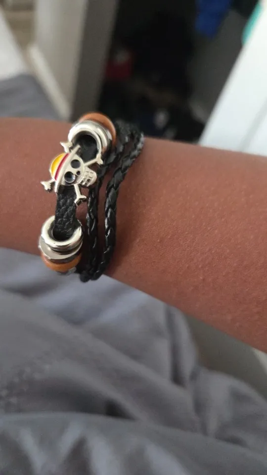 Foto de un comprador: Disfraz de Luffy: pulsera de piel sintética con broches