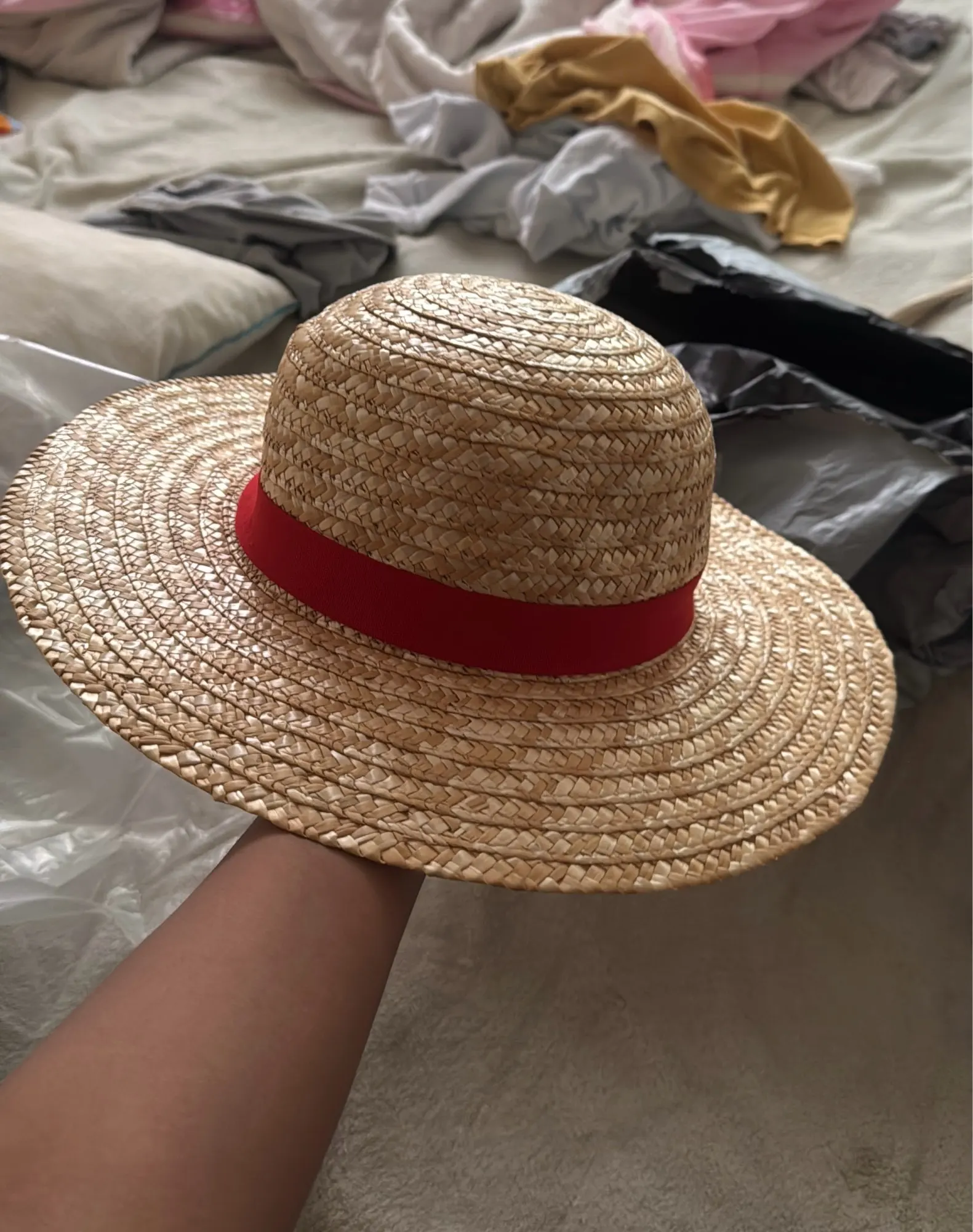 Foto de un comprador: Sombrero de paja de Luffy para cosplay con barboquejo elástico