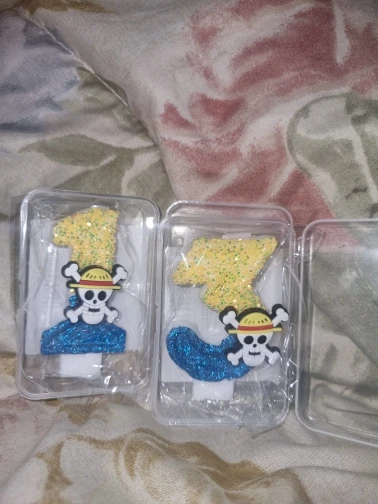 Foto de un comprador: Velas de One Piece con números del 0 al 9 y Luffy